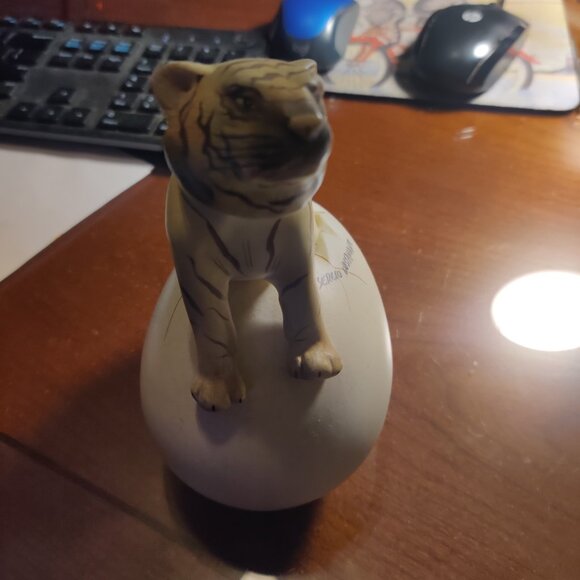 Sergio Bustamante signed tiger  from egg sculpture vintage - Picture 1 of 4